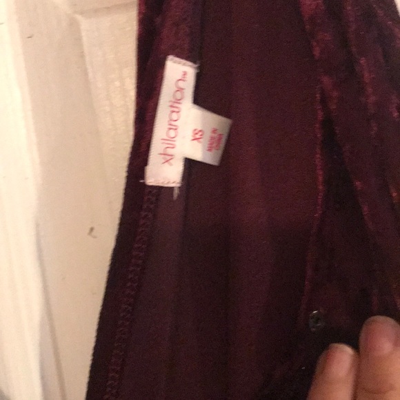 Wine crushed velvet cropped jumpsuit - Picture 3 of 4